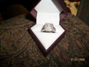BEAUTIFUL 10K WHITE GOLD.90 CARATS IN ALL