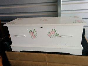 Beautiful White Floral Vintage Antique Huppee Cedar Chest