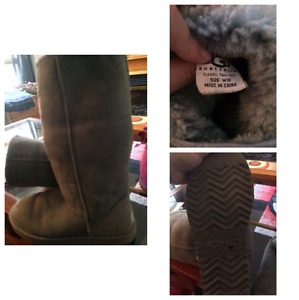 Blue/grayish ugg boots