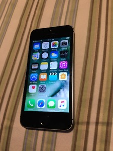 IPhone 5S 16GB Space Grey, MINT Condition, BELL / VIRGIN