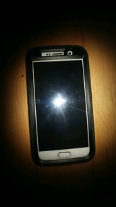Like new Samsung Galaxy S6 in an otter box