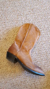 Men's cowboy boots size 11