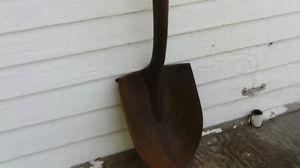 SMALL SPADE SHOVEL FOR DIGGING OUT YOUR SNOW STUCK VEHICLE.