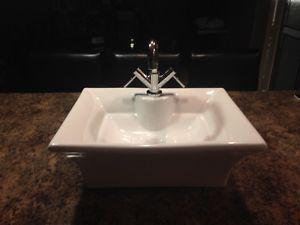 Vessel Sink & Faucets
