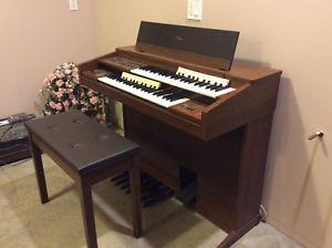 Yamaha Organ.
