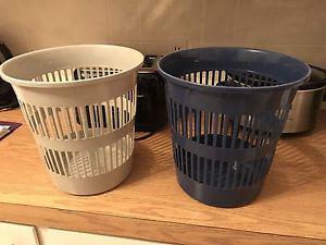 2 Garbages cans (baskets)