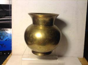 ANTIQUE CHINESE BRONZE VASE WITH INSCRIBED MARK