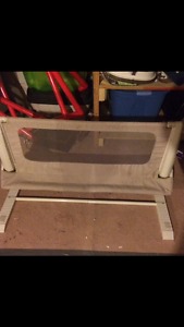 Baby gate / Rail for bed