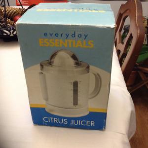 CITRUS JUICER