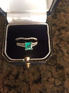 Emerald ring set for sale