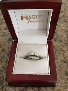 Engagement ring & wedding band