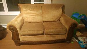 FREE LOVE SEAT pick up only NO DELIVERY