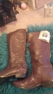 FRYE knee high boots size 7 brand new never worn