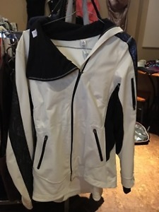 LULULEMON - Womens Jacket - BRAND NEW size 8 -- $50