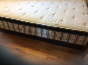 Mattress for queen bed for sale