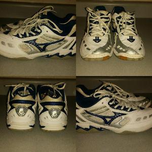 Mizuno volleyball shoes (size 9.5)