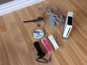 Nintento Wii console, 3 controllers, Wii Resort Sports