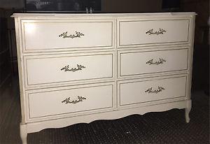 Off white six drawer dresser