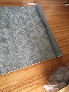 Silver/grey 5x8 rug
