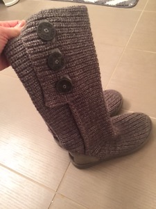 UGG knit boot- grey