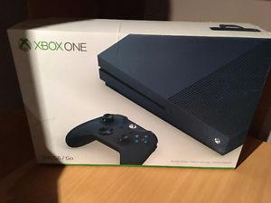 Xbox One S + 2 Controlers, Halo, NHL, Fallout 4, Gears of
