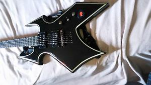 bc rich war beast very light use comes with case and pedal