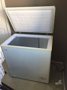 5-6 cubic feet freezer