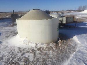 Acreage water tanks & trailers