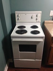 Apartment size oven/range