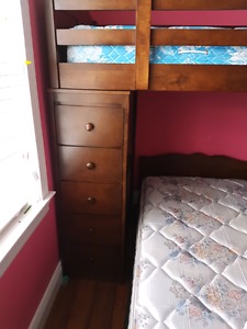 Bunk bed/dresser/desk