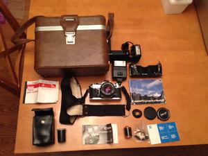 Canon AE-1 50mm zoom lense vintage / antique camera with all