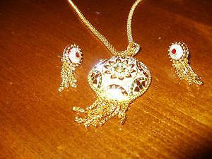 NECKLACE AND EARRINGS SET