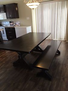Solid pine dining room table w bench