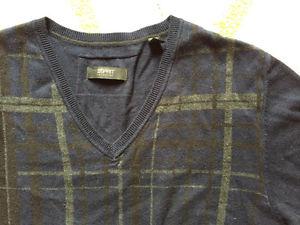 Super soft men's esprit plaid v-neck sweater