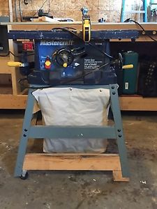 Tablesaw with stand