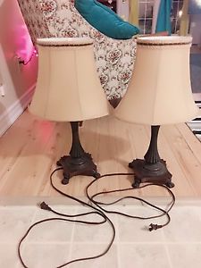 2 antiques lamps with Shade !! Need to goo ASAP