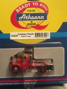 Athearn Mack B Tractor