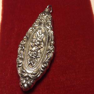 Beautiful Antiques Pendant Sterling
