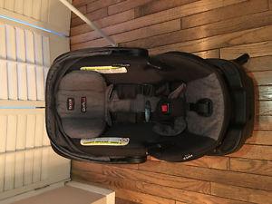 Britax infant Car seat with base hello baby March 