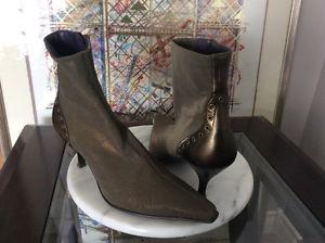 Donald Pliner Brand Ankle Boot / Bootie Size 9-9.5