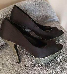 EUC Size 7.5 black heels