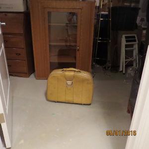 FREE RETRO SUITCASE