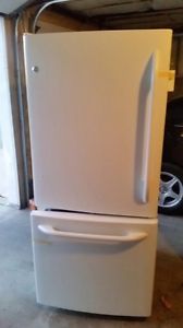 GE fridge and stove for sale
