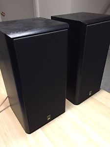 JBL 800 series bookshelf speakers