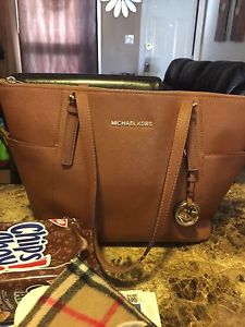 Michael kors tote