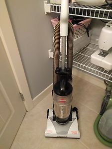 ON HOLD PPU Free Bissell upright vacuum - works