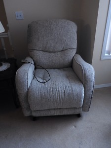 Power Lift Chair/Recliner for Sale