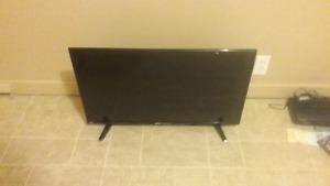 RCA 32" LED T.V