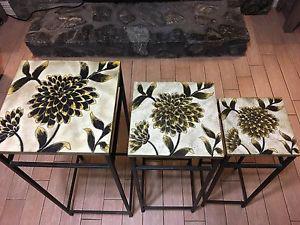 Set of 3 accent tables