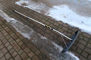 Snow roof rake